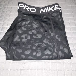 Nike Leopard Leggings
